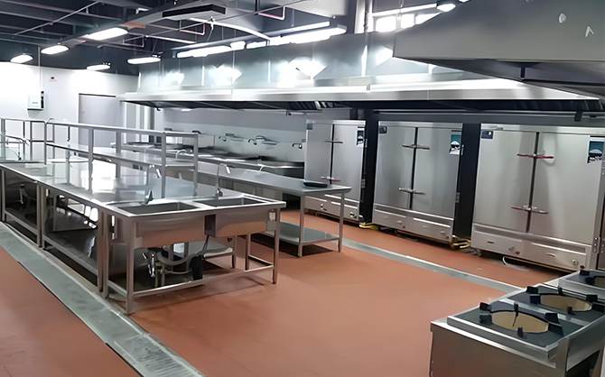 商用冰柜的選購(gòu)要點(diǎn)與存放管理技巧